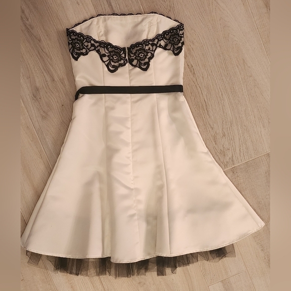 Jessica McClintock Gunne Sax Dress 3/4 Strapless Fit & Flare White Silky Black S - Picture 2 of 13